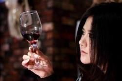 晚上喝红酒好嘛
